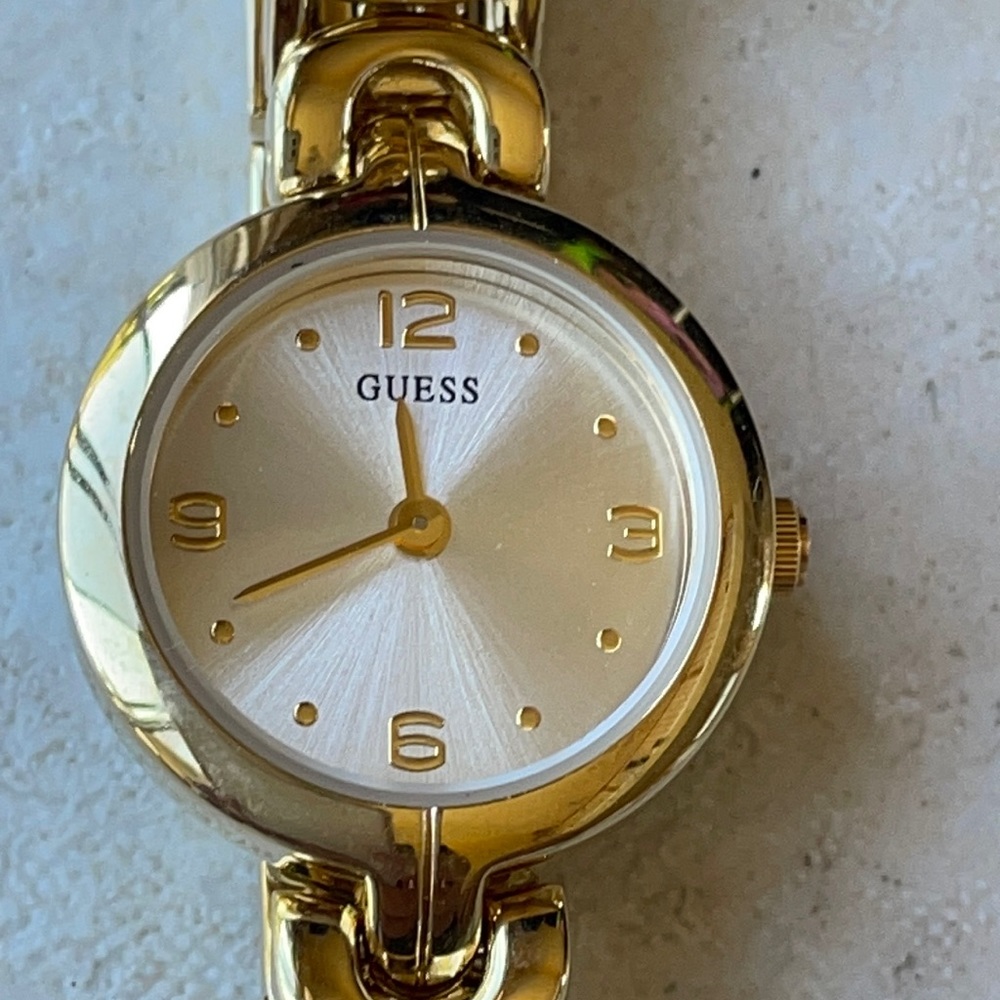 New Guess lady quartz w/box #G55358L